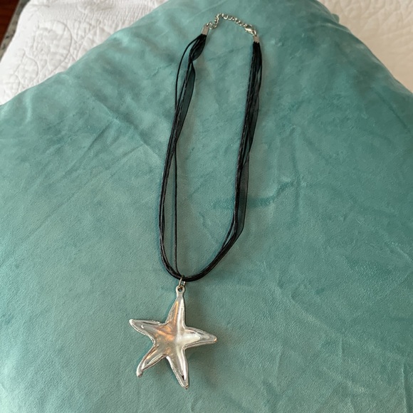 Silver and black starfish necklace - Picture 2 of 4